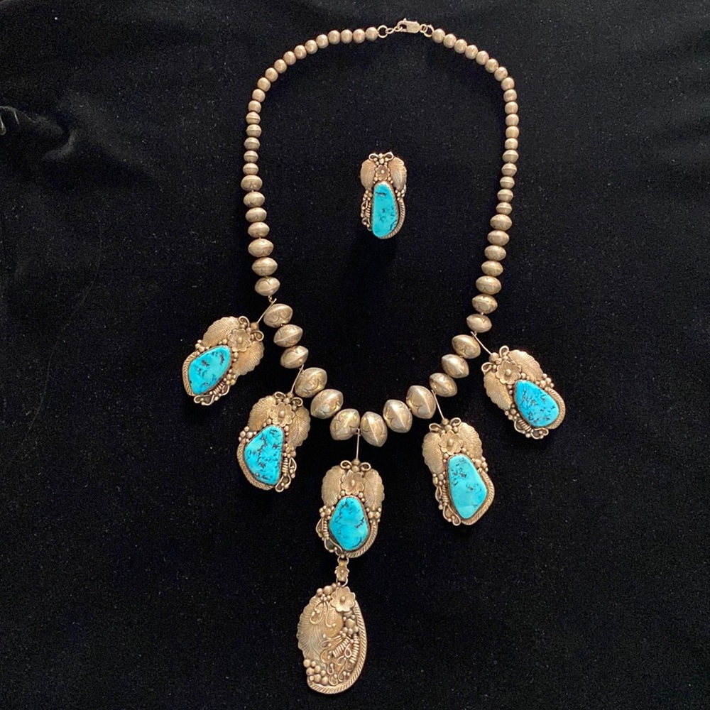 Beautiful Navajo sleeping beauty turquoise & sterling silver necklace & ring